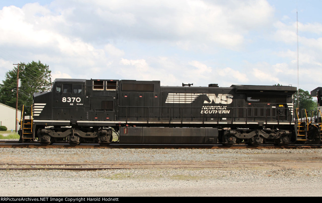 NS 8370